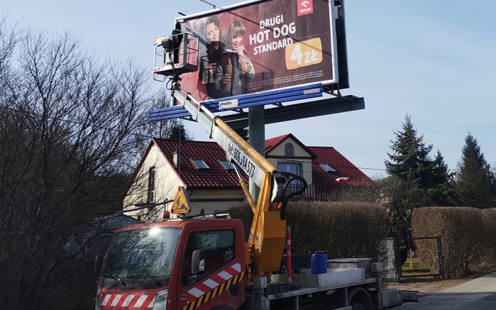 Podnośnik koszowy, Renault Maxity, 22 m, Kraków - wynajem podnośników koszowych