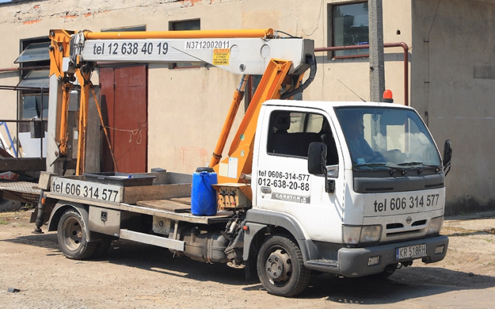 Podnośnik koszowy w Krakowie, Nissan Cabstar, 19m